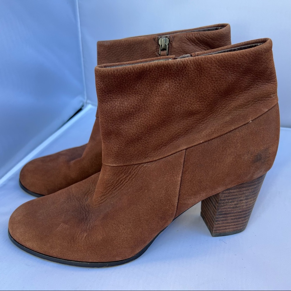 Cole Haan Cassity Nike air color whiskey nubuck leather ankle boots. Size 10 1/2